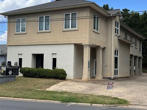 415 1st Avenue SE, Hickory, NC 28602