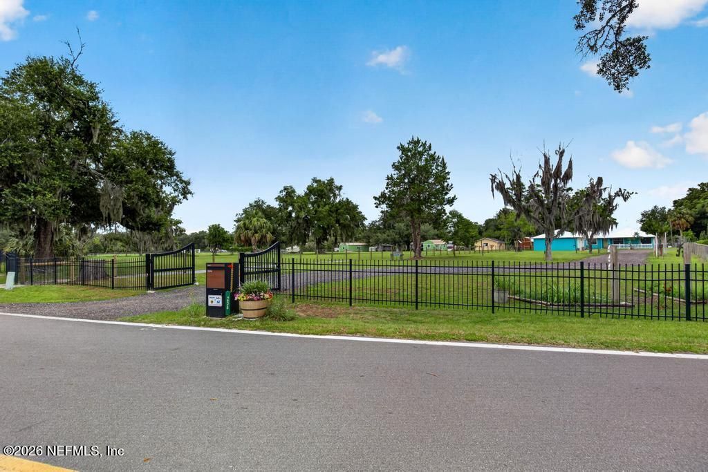 254 Old Woods Road, Interlachen, FL 32148 Photo