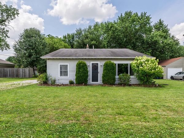 6136 Mink Street SW, Pataskala, OH 43062