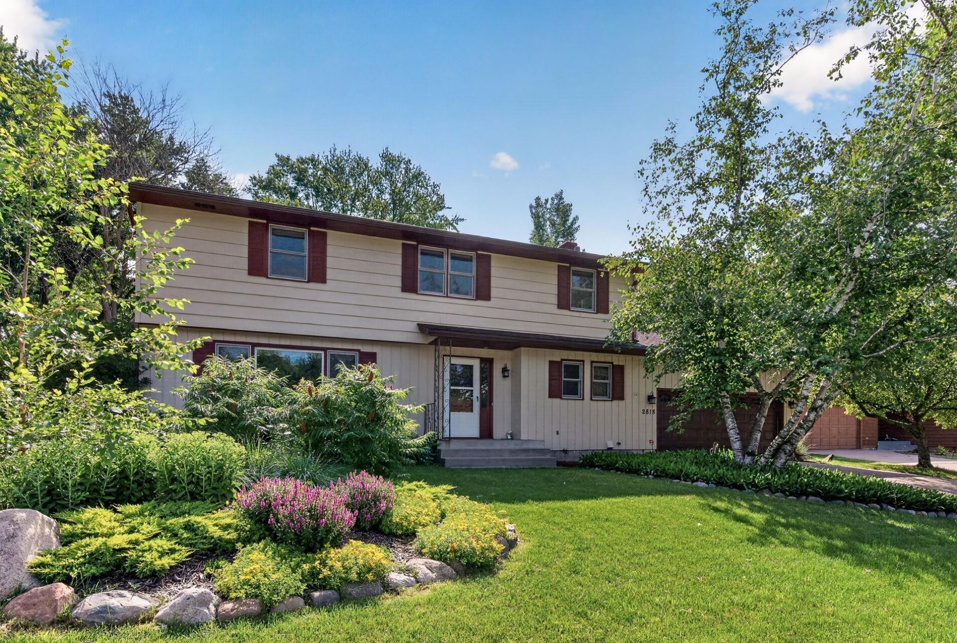2818 1st Street N, North Saint Paul, MN 55109