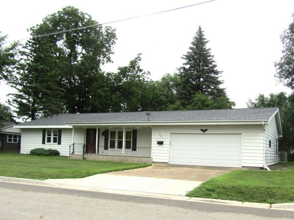 407 Eichelberger Avenue, Montevideo, MN 56265