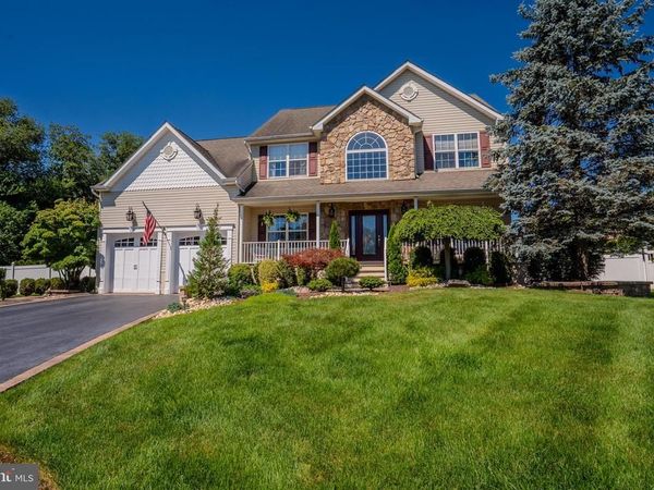 4 DORENE COURT, MONROE TOWNSHIP, NJ 08831