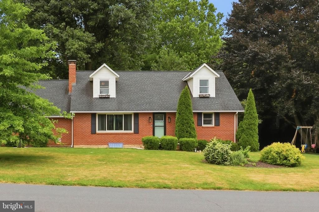328 QUITTIE PARK DRIVE, ANNVILLE, PA 17003