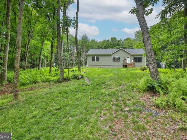 318 CHURCH RD, KUNKLETOWN, PA 18058