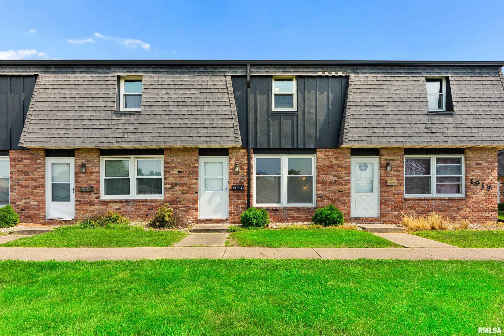 1919 Canterbury Drive, Unit K, Washington, IL 61571 Main Photo