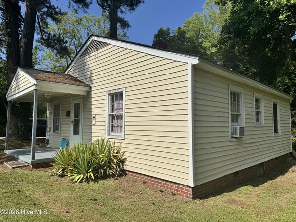 809 Stadiem Drive, Kinston, NC 28501