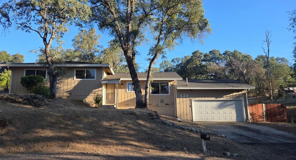 225 Pine St, San Andreas, CA 95249 Photo
