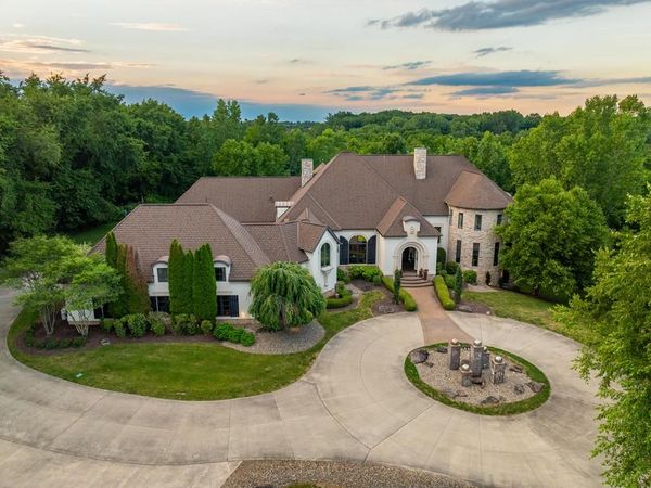8633 Fulton Dr Nw, Massillon, OH 44646