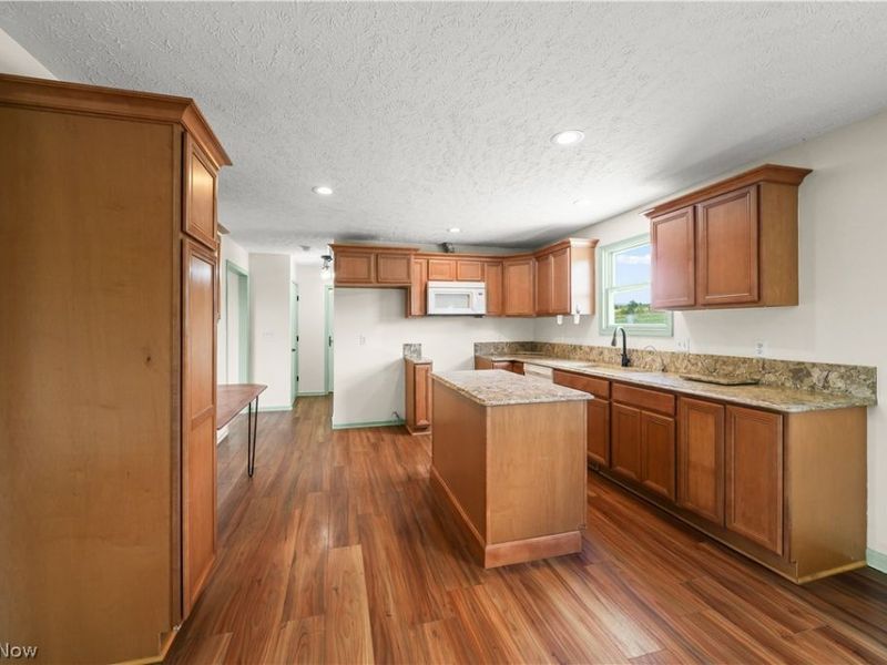 11241 Center Road, Garrettsville, OH 44231 Photo 6