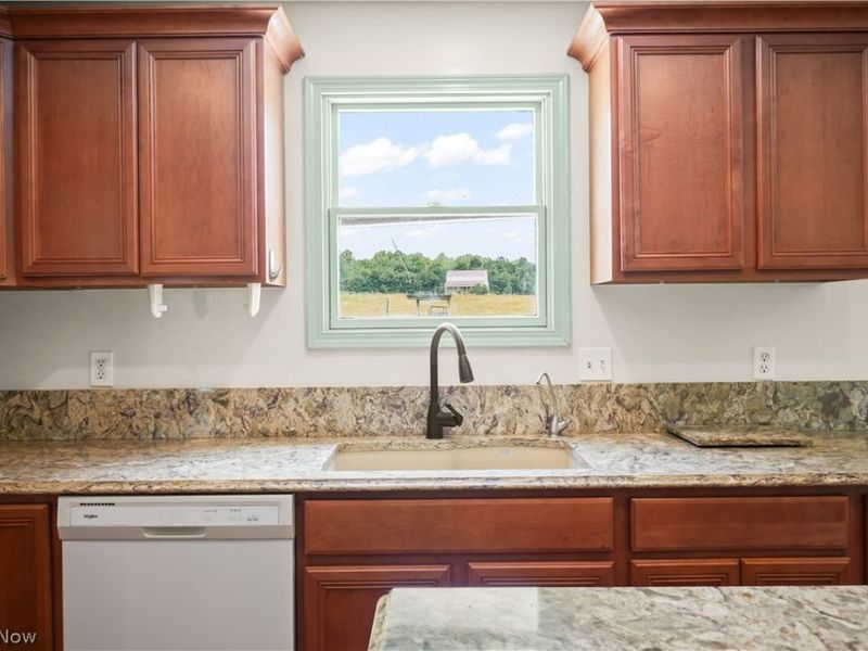 11241 Center Road, Garrettsville, OH 44231 Photo 7