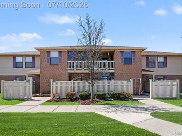 61154 Greenwood Drive, South Lyon, MI 48178