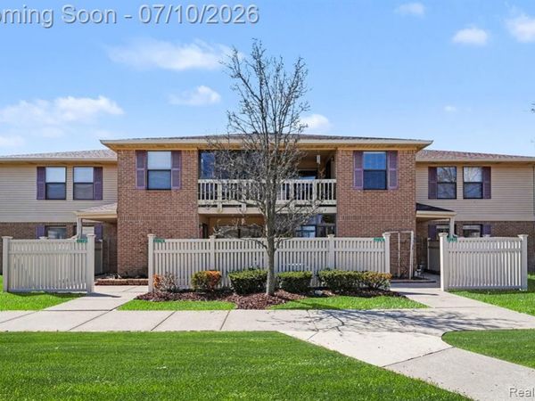 61154 Greenwood Drive, South Lyon, MI 48178