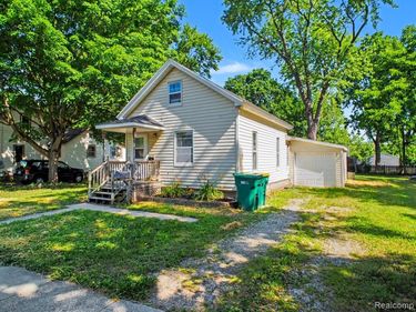 204 W Perry Street, Durand, MI 48429