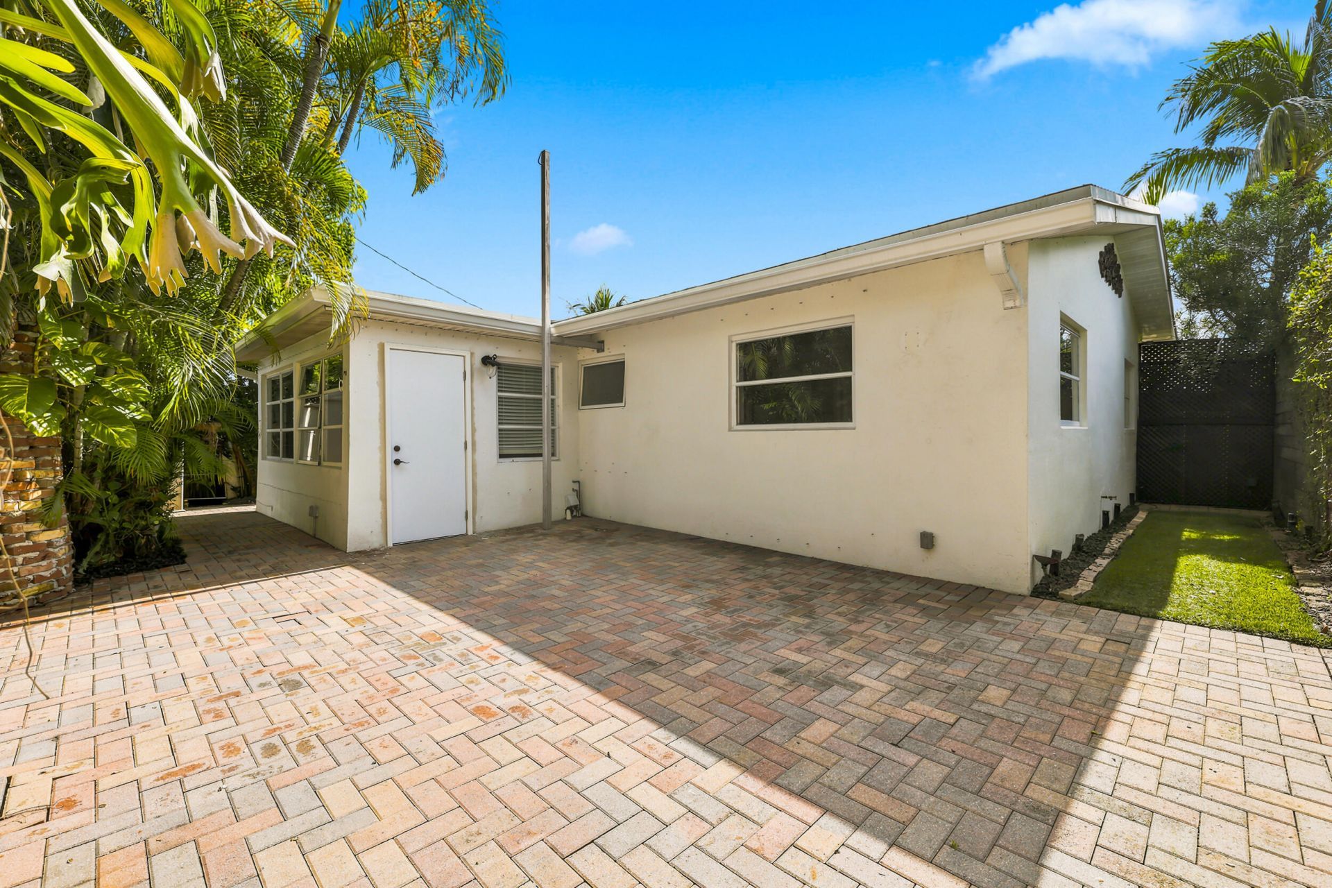 4569 NW 16th Avenue, Tamarac, FL 33309 Photo