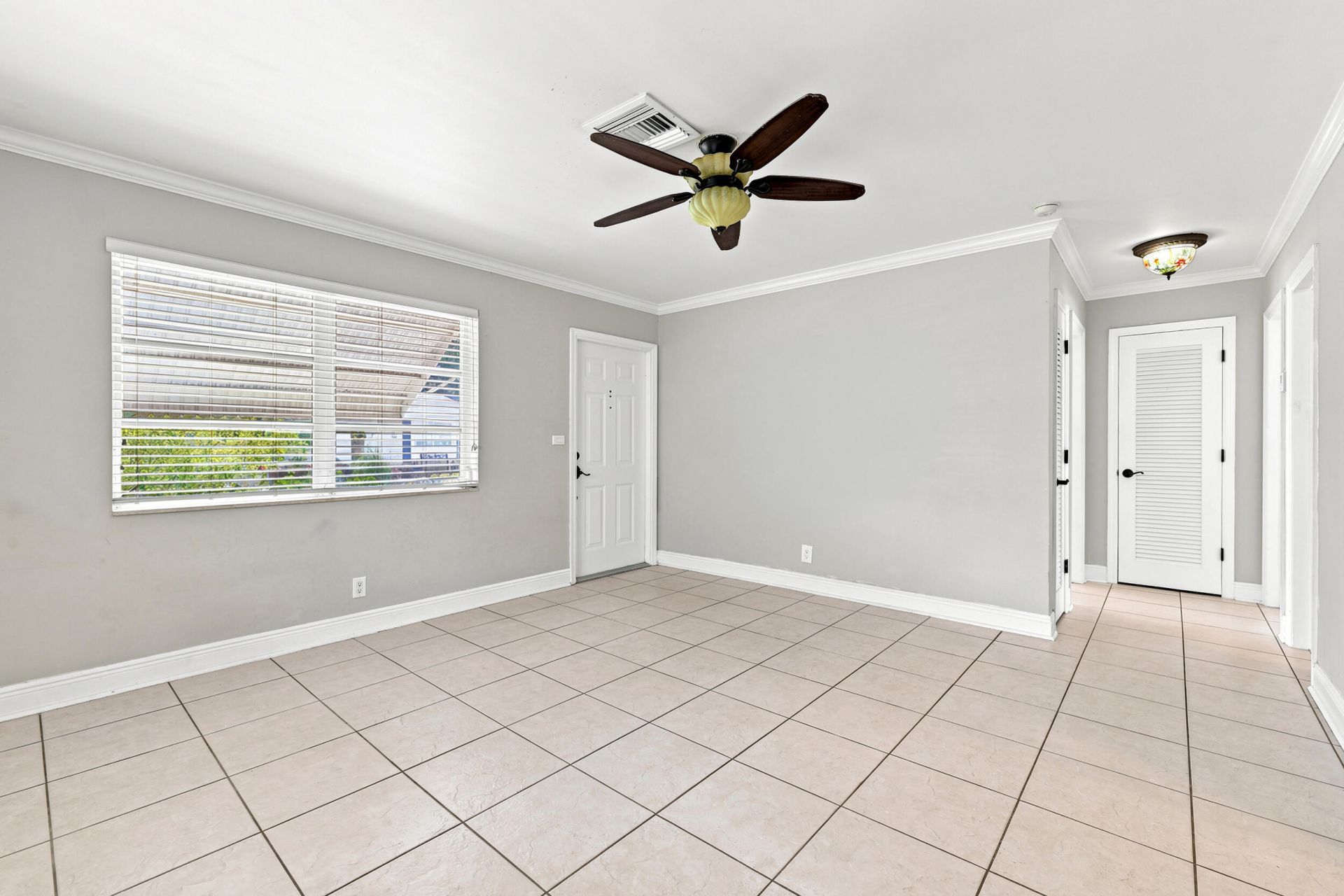 4569 NW 16th Avenue, Tamarac, FL 33309 Photo