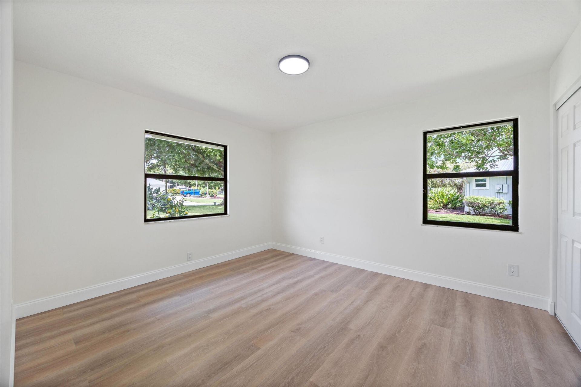 621 NE Town Terrace, Jensen Beach, FL 34957 Photo