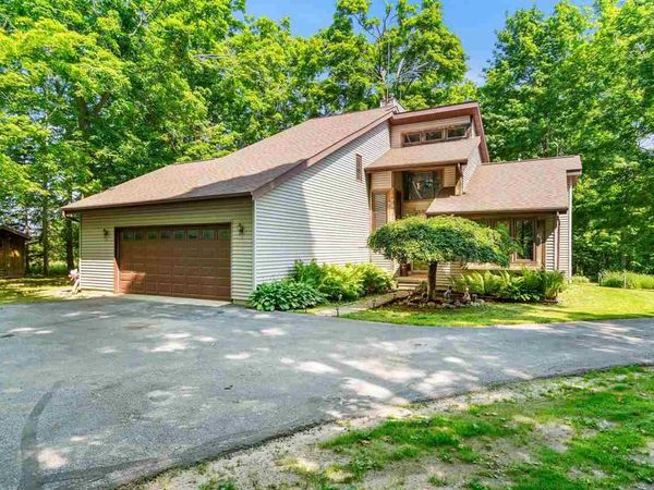 8445 Stolt Road, Charlevoix, MI 49720