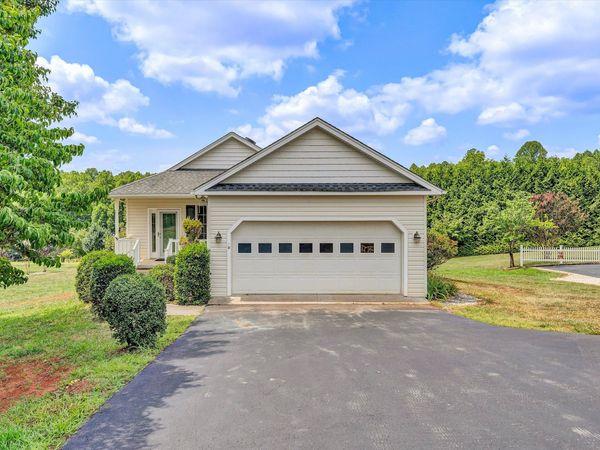 70 Sunny Field RD , Wirtz, VA 24184