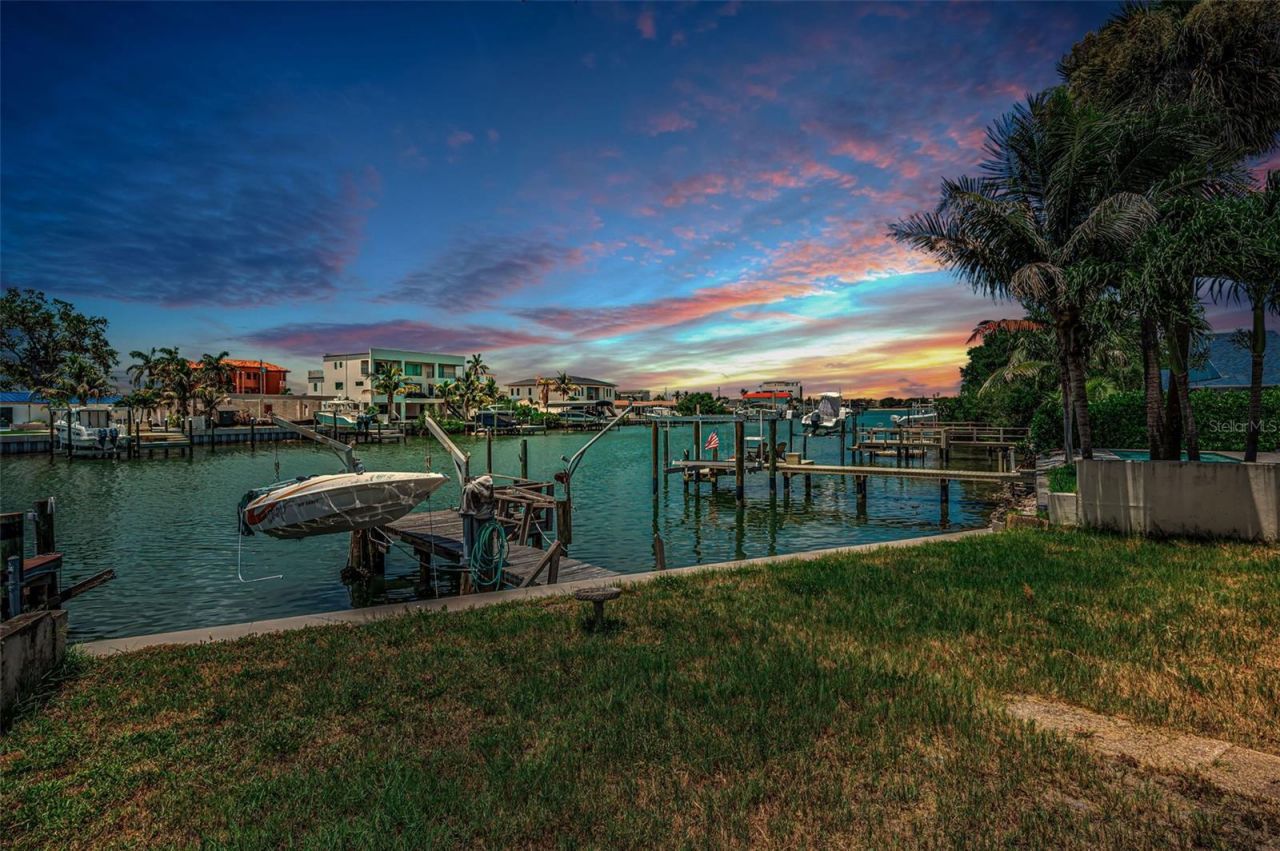 7908 2nd Avenue S, Saint Petersburg, FL 33707 Photo