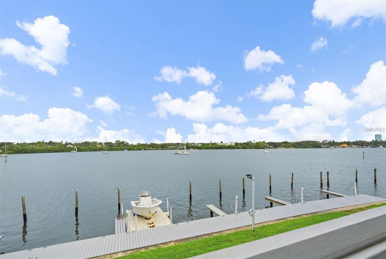 205 Pompano Drive Se, Unit D, Saint Petersburg, FL 33705 Photo