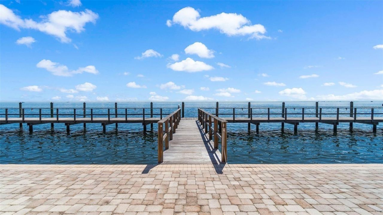 205 Pompano Drive Se, Unit D, Saint Petersburg, FL 33705 Photo