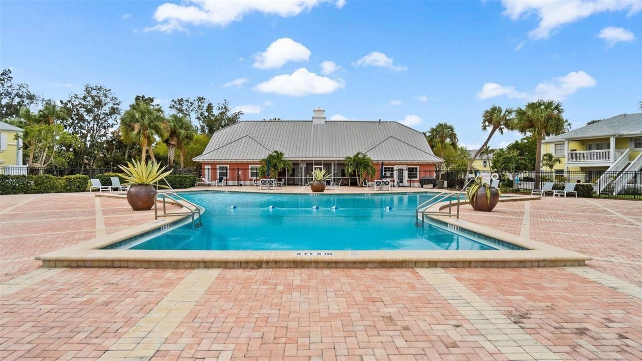 205 Pompano Drive Se, Unit D, Saint Petersburg, FL 33705 Photo
