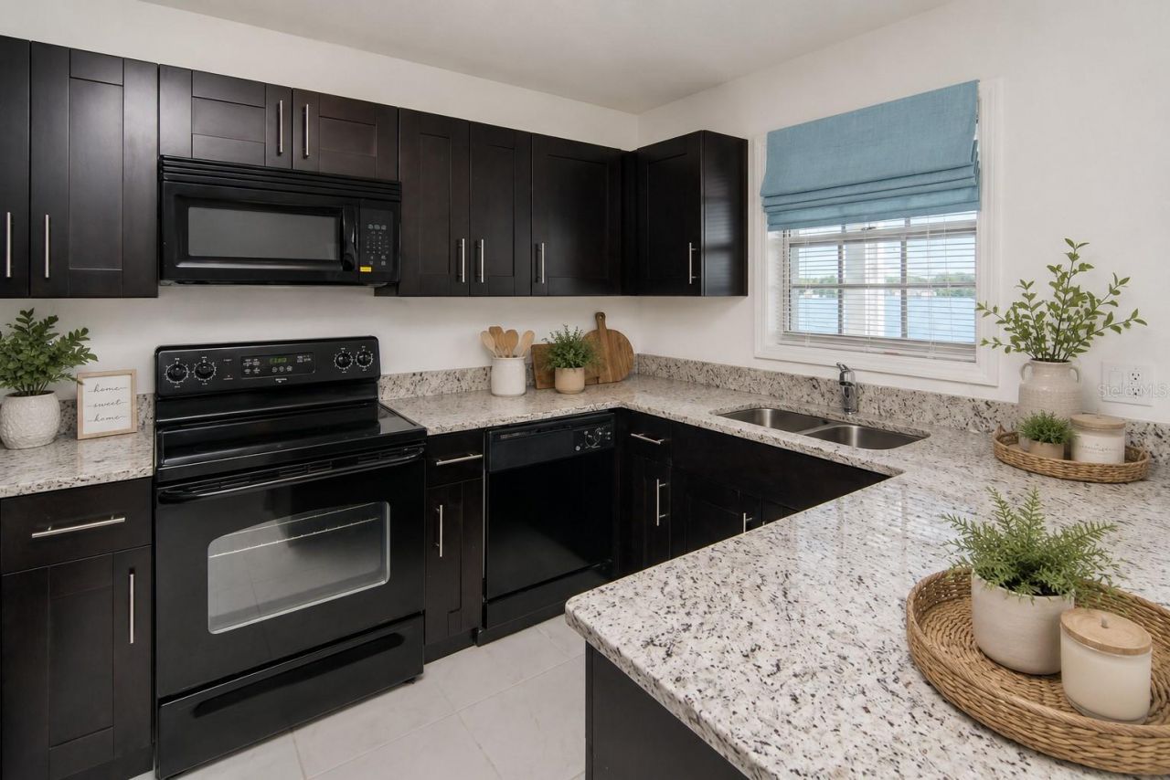 205 Pompano Drive Se, Unit D, Saint Petersburg, FL 33705 Photo