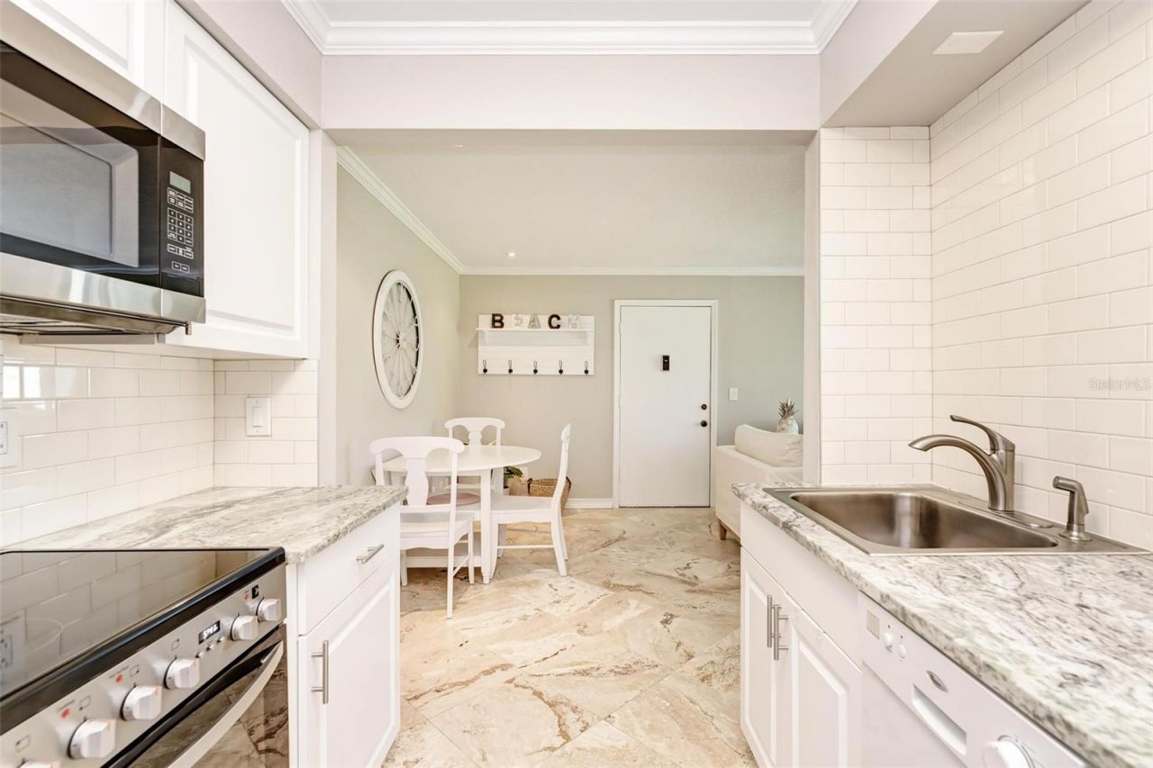 5683 Midnight Pass Road, Unit 105, Sarasota, FL 34242 Photo