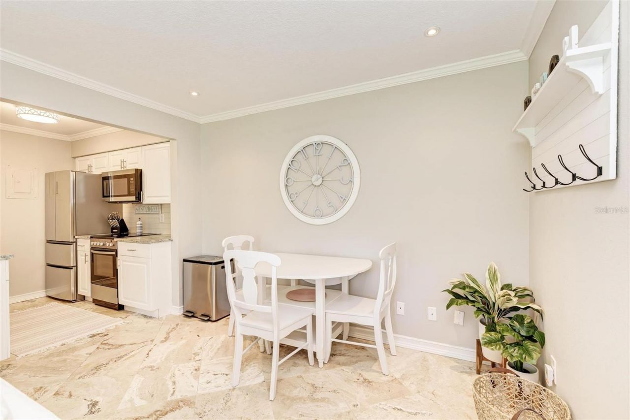 5683 Midnight Pass Road, Unit 105, Sarasota, FL 34242 Photo