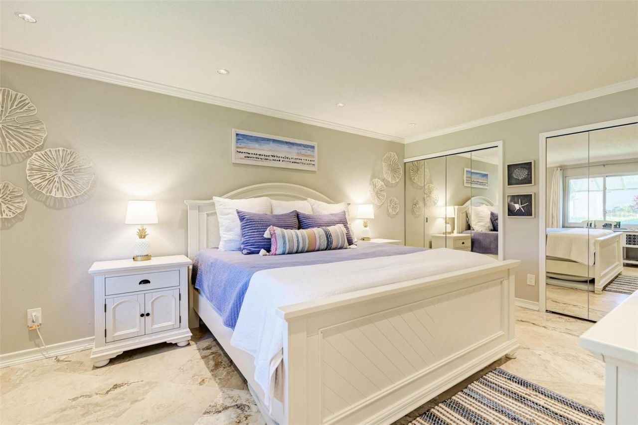 5683 Midnight Pass Road, Unit 105, Sarasota, FL 34242 Photo