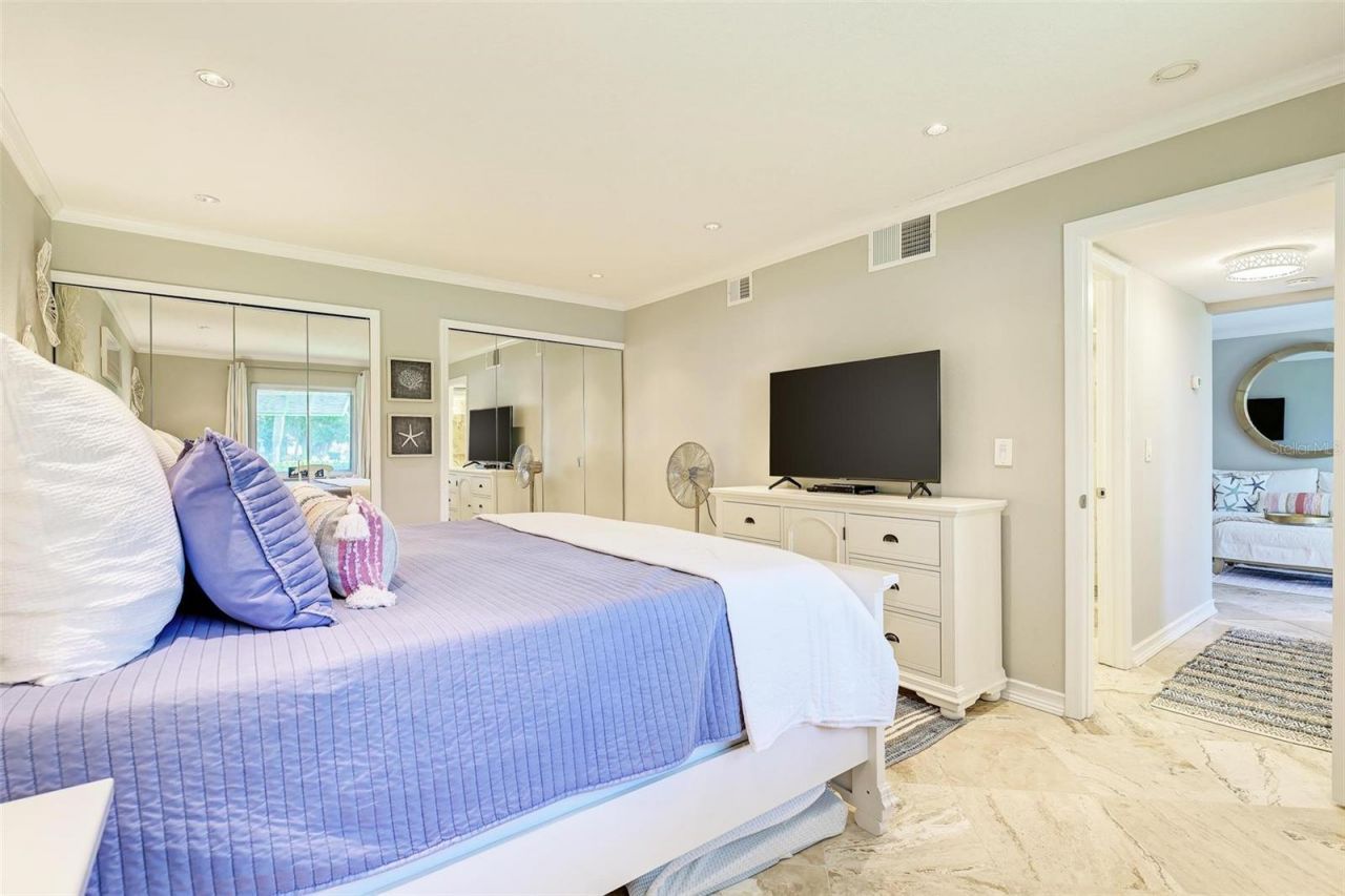 5683 Midnight Pass Road, Unit 105, Sarasota, FL 34242 Photo