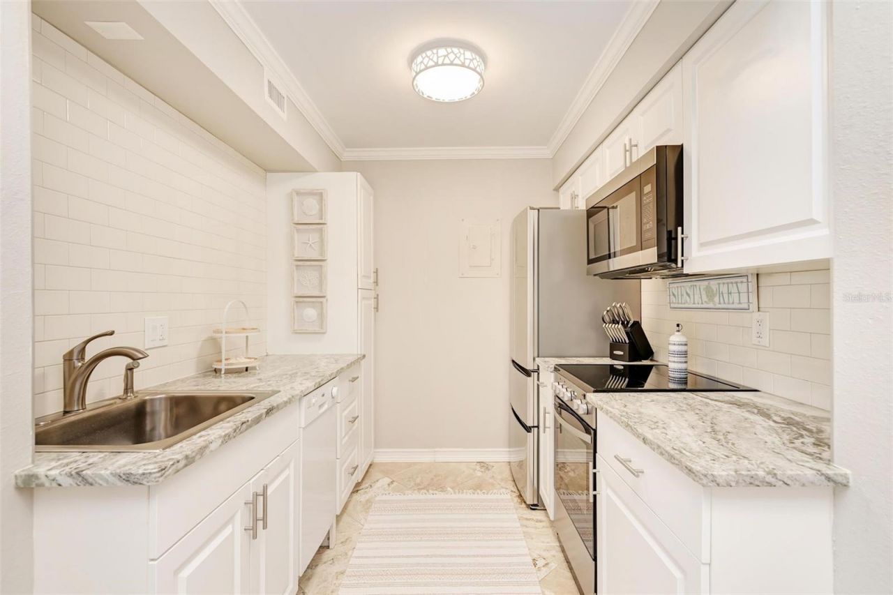 5683 Midnight Pass Road, Unit 105, Sarasota, FL 34242 Photo