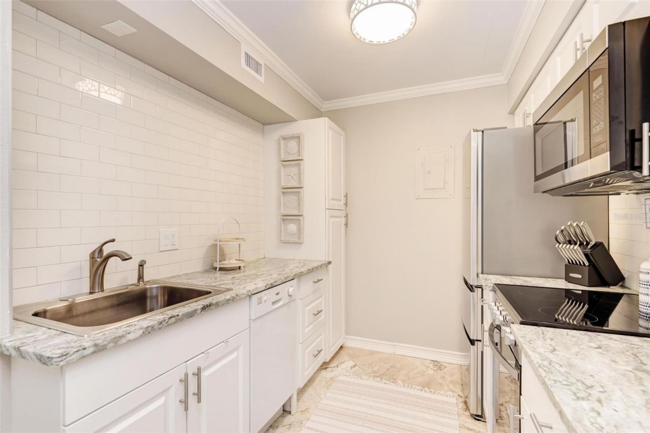 5683 Midnight Pass Road, Unit 105, Sarasota, FL 34242 Photo