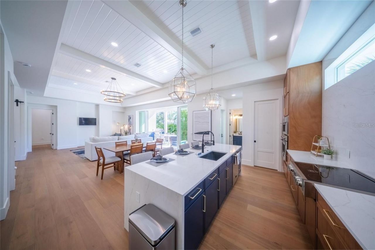 2420 Floyd Street, Sarasota, FL 34239 Photo