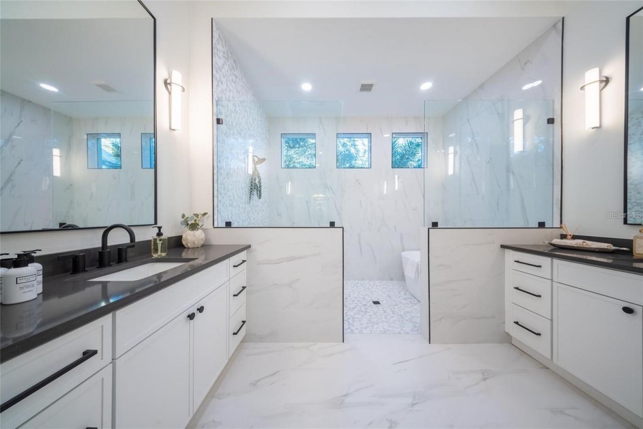 2420 Floyd Street, Sarasota, FL 34239 Photo