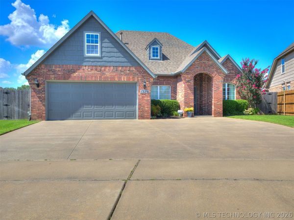 1320 W Dover Street , Broken Arrow, OK 74012