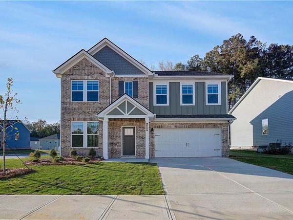 207 St Annes Place , Covington, GA 30016