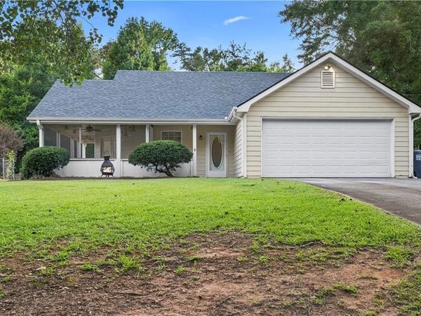 165 Lakefront Drive , Covington, GA 30016