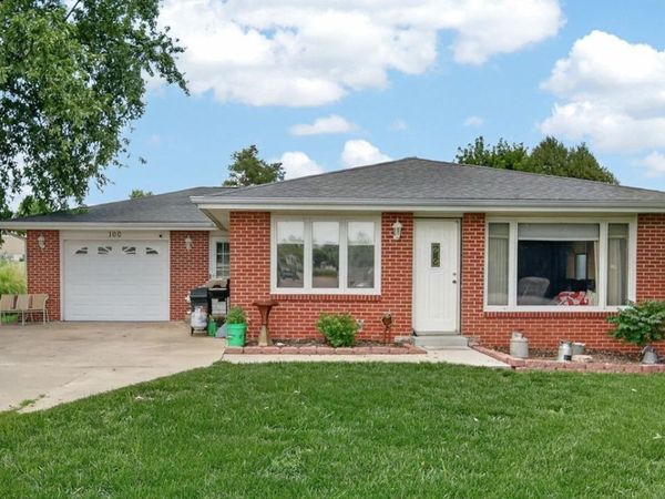 100 Vermeer Road, Pella, IA 50219