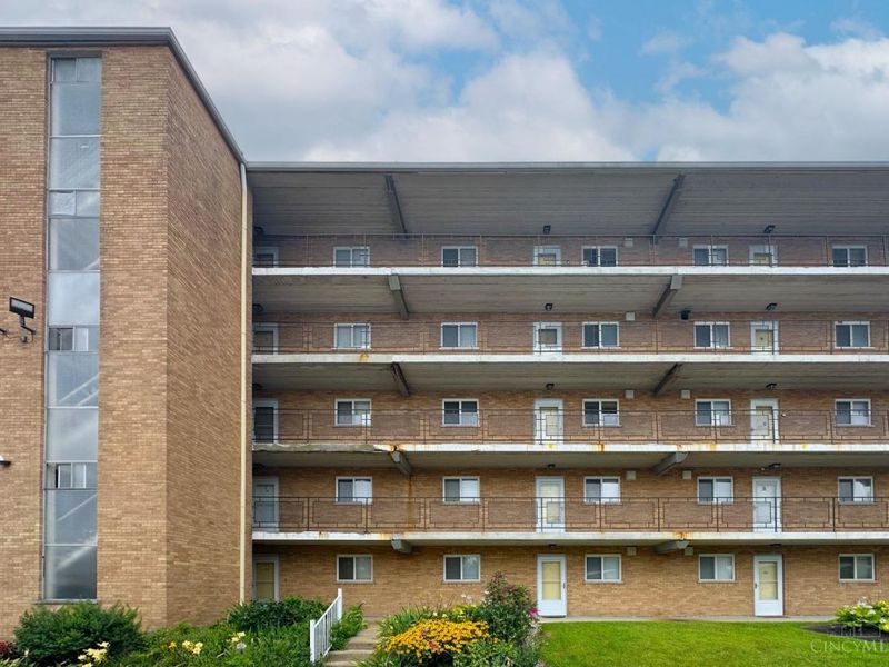 2680 Lehman Road, Unit C302, Cincinnati, OH 45204 Photo 3