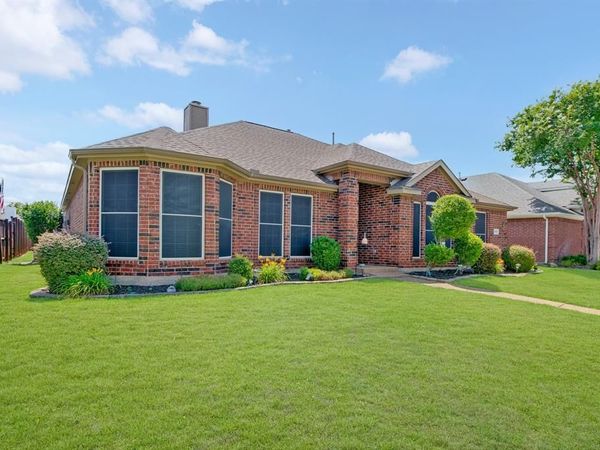 805 Kathryn Drive, Lewisville, TX 75067