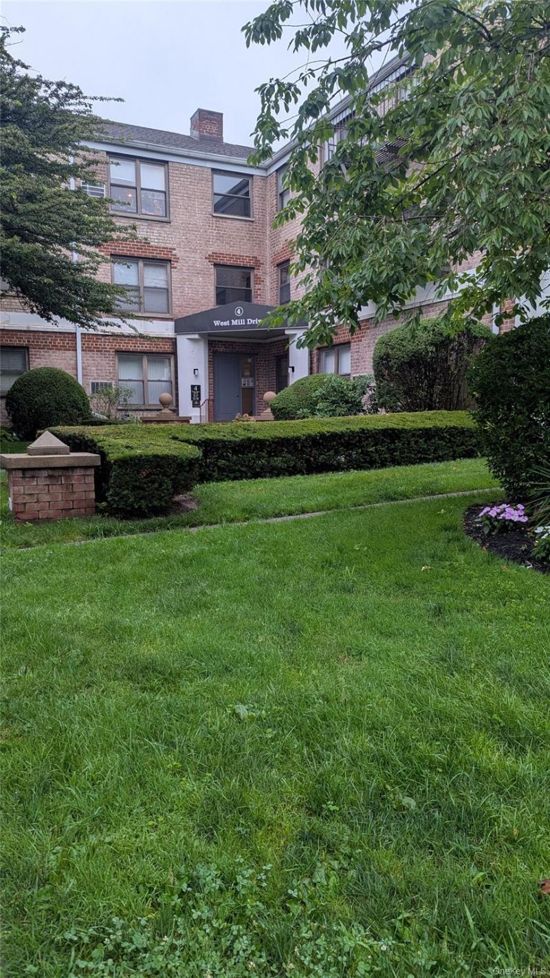 4 West Mill Drive , Unit 2F, Great Neck, NY 11021 Main Photo