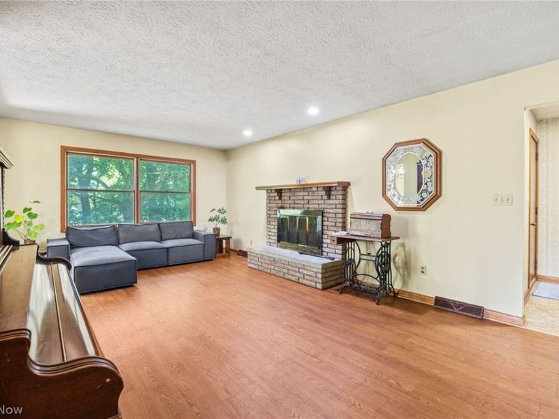 364 Garner Drive, Mogadore, OH 44260 Photo 8