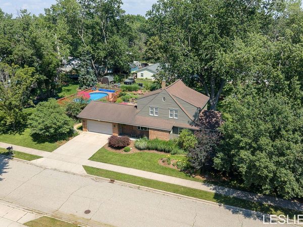337 N Colonial Street, Zeeland, MI 49464
