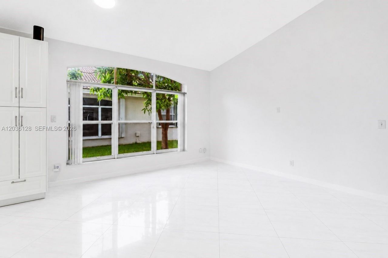 13092 NW 8th St, Pembroke Pines, FL 33028 Photo
