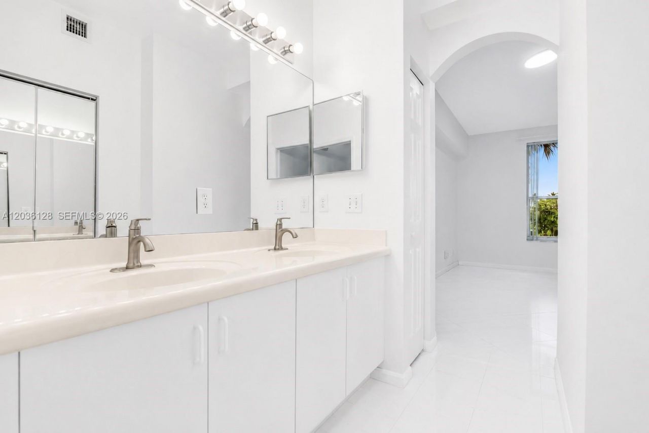 13092 NW 8th St, Pembroke Pines, FL 33028 Photo