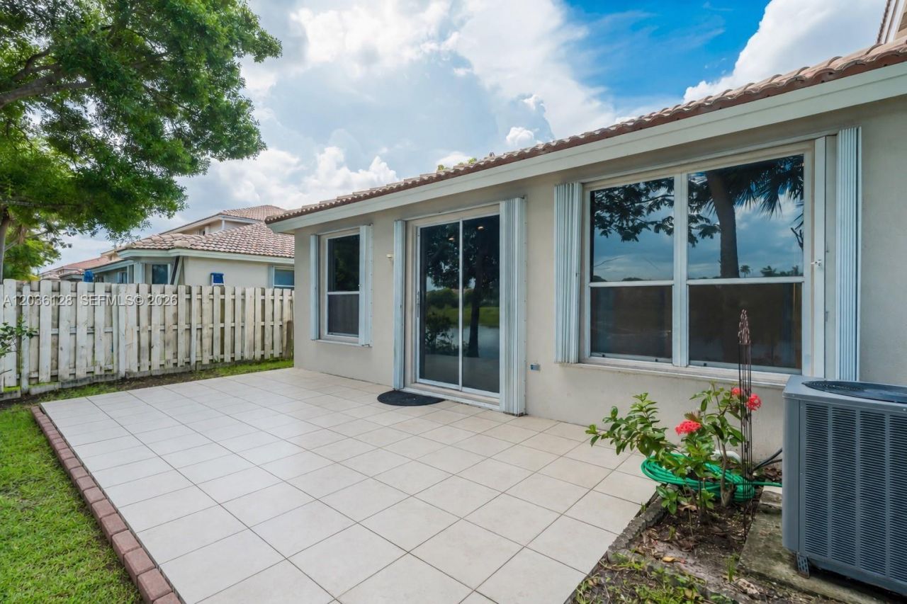 13092 NW 8th St, Pembroke Pines, FL 33028 Photo