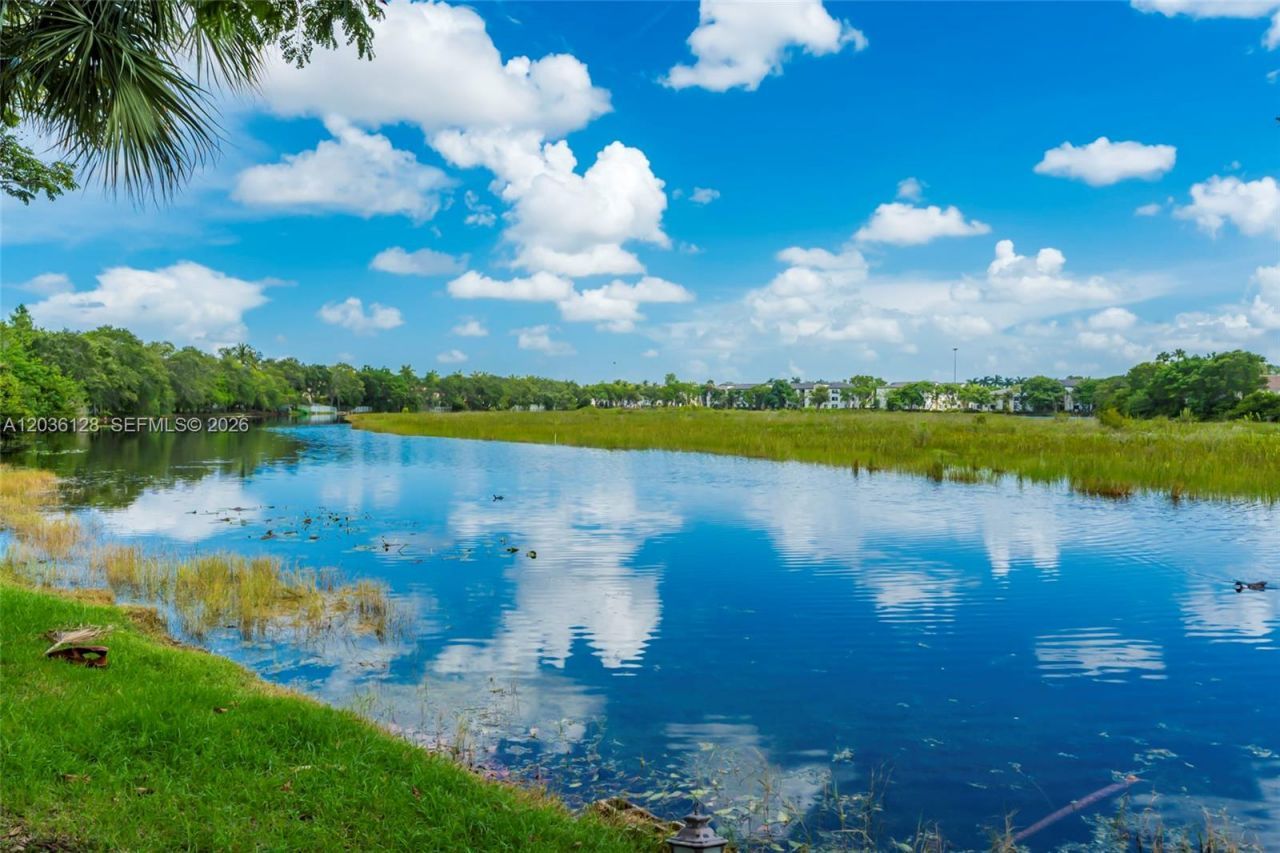 13092 NW 8th St, Pembroke Pines, FL 33028 Photo