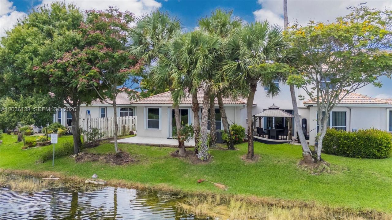 13092 NW 8th St, Pembroke Pines, FL 33028 Photo