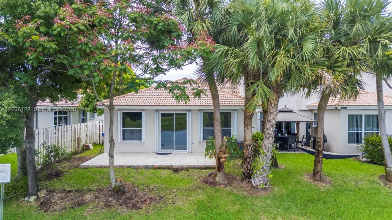 13092 NW 8th St, Pembroke Pines, FL 33028 Photo